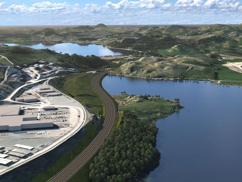 I den nordre enden av Klugsvatnet fylles det opp mellom dagens E39 til venstre og den nye E39. Området legges til rette for dyrking.