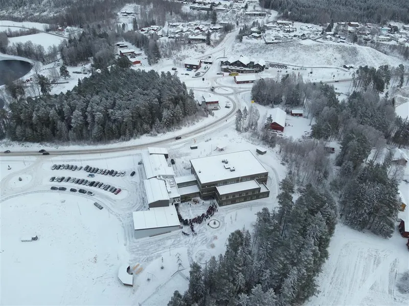 Oversiktsbilder av nye Krødsherad barneskole - Klikk for stort bilde