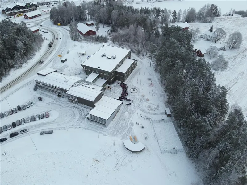 Oversiktsbilder av nye Krødsherad barneskole - Klikk for stort bilde