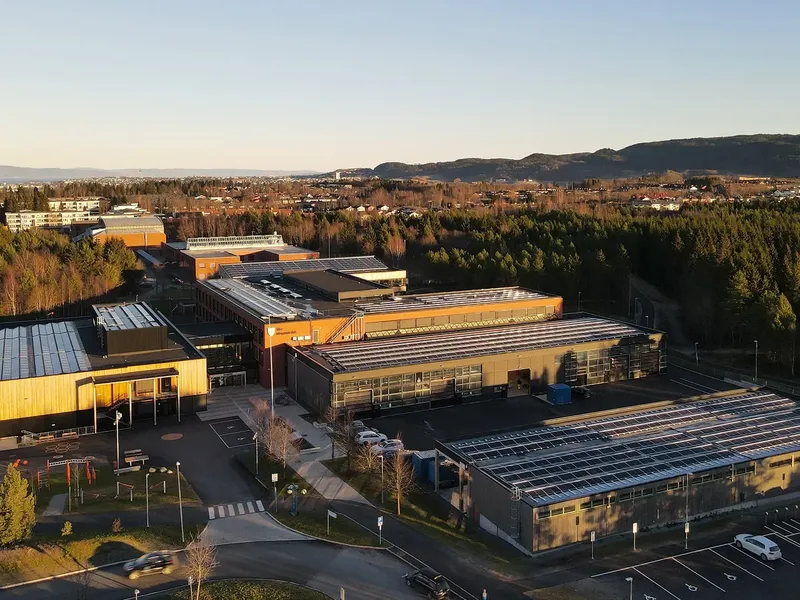 Foto av Tiller videregående skole