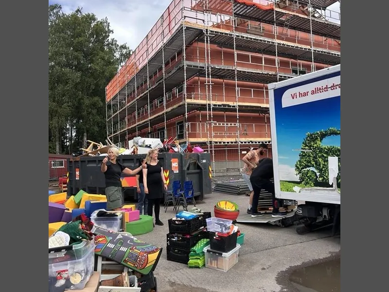 Det ryddes i Vestskogen barnehage. - Klikk for stort bilde