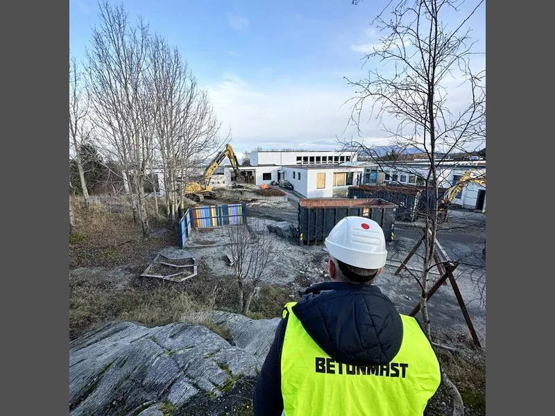 gravemaskin folk utendørs - Klikk for stort bilde