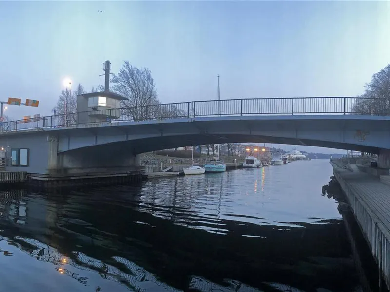 Bilde av Kanalbrua - Klikk for stort bilde