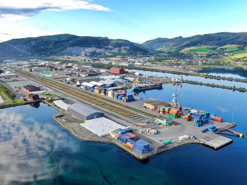 Ny lagerhall i Orkanger skal løse utfordringene til Elkem