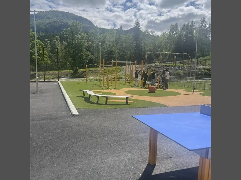 Leikeplass - Klikk for stort bilete
