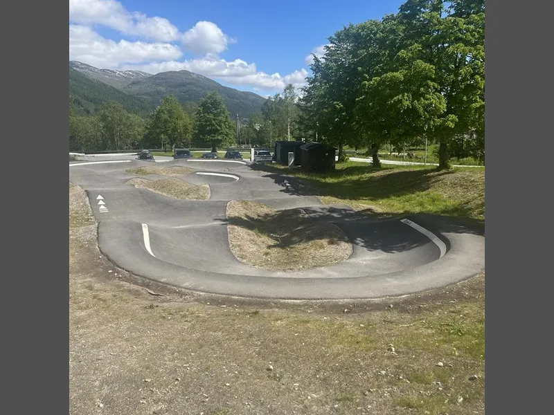 Leikeplass - Klikk for stort bilete