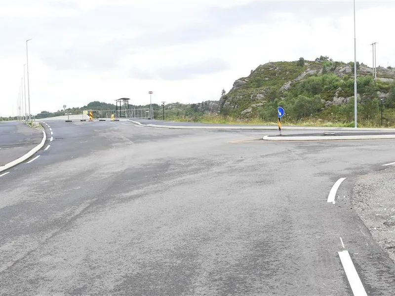 Frå krysset Arenavegen/Ebbesvikvegen - Klikk for stort bilete