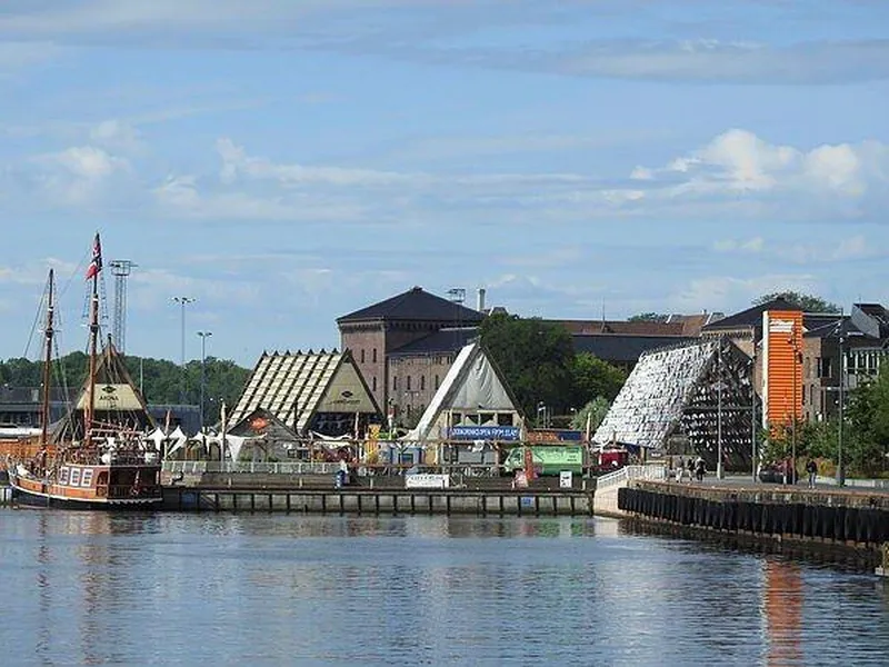 Kulturarenaen Salt sett fra havneprommenaden.
