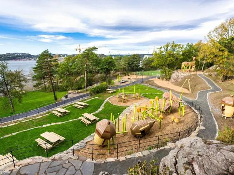 Lekeområde i Peisestuen park 