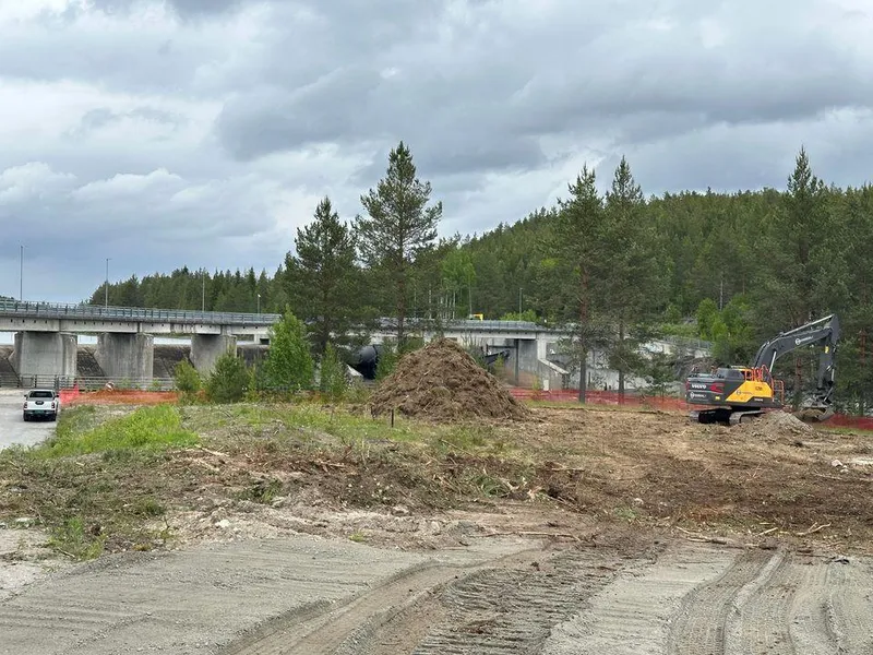 Kraftverk, dam, anleggsområde. Foto.
