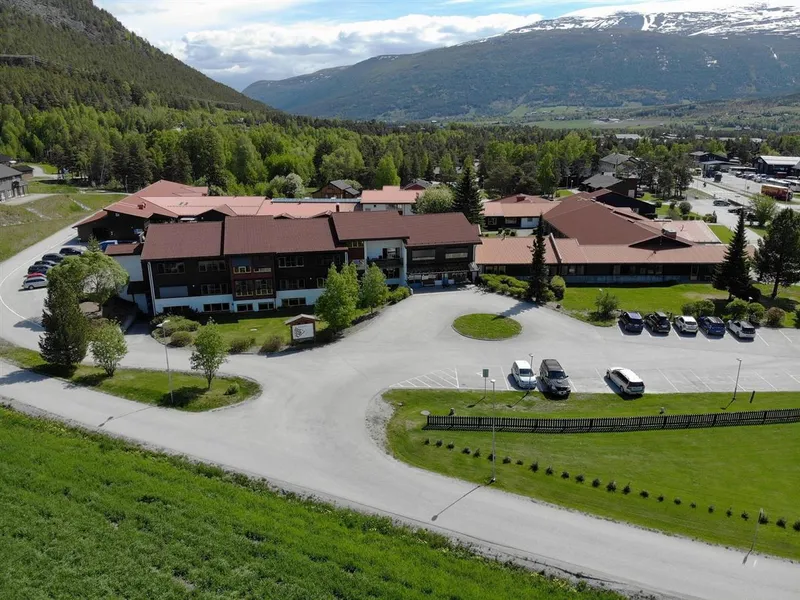 bilde av skjåkheimen tatt av drone - Klikk for stort bilde