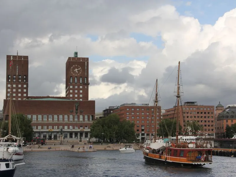 Totalrehabilitering av den mer enn 100 år gamle brygga er Oslo Havns bidrag til byens nye havnepromenade. Foto: Oslo Havn KF