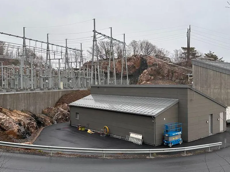 Nye Ramslandsvågen transformatorstasjon i Lindesnes kommune er den nå satt i drift av Glitre Nett.