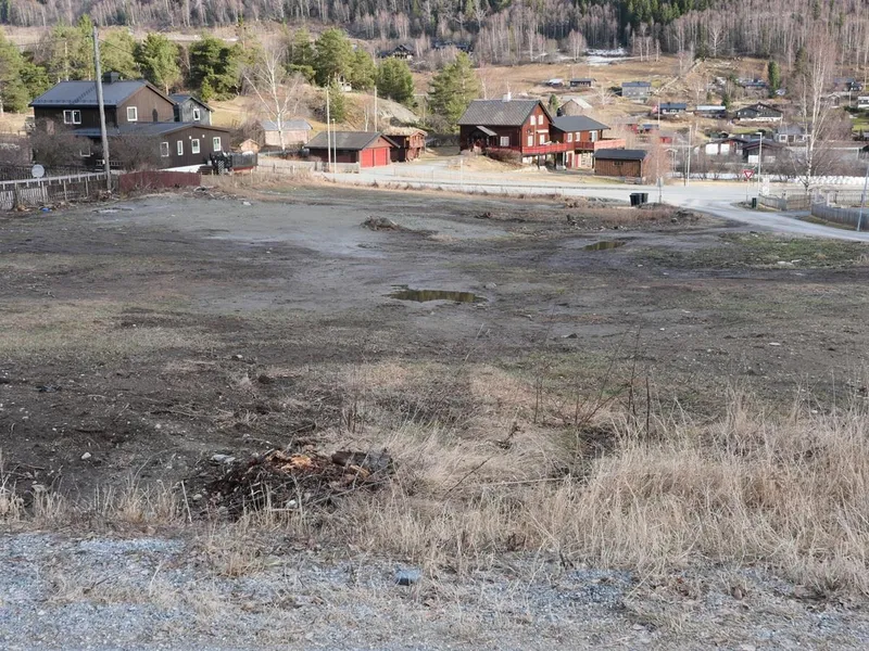 Tomt frå røyskattlievegen - Klikk for stort bilde