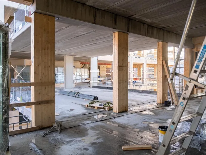 Bygg under oppføring. Foto - Klikk for stort bilde