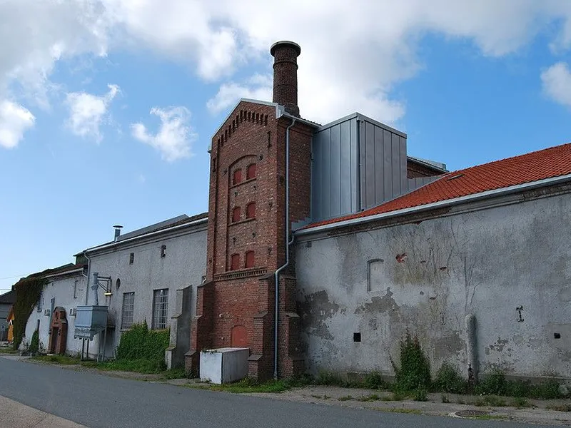 Gamle Fredrikstad bryggeri får 650.000 kroner fra Kulturminnefondet til å sette i stand de resterende fasadene. (Foto: Fra søknad/Kulturminnefondet)