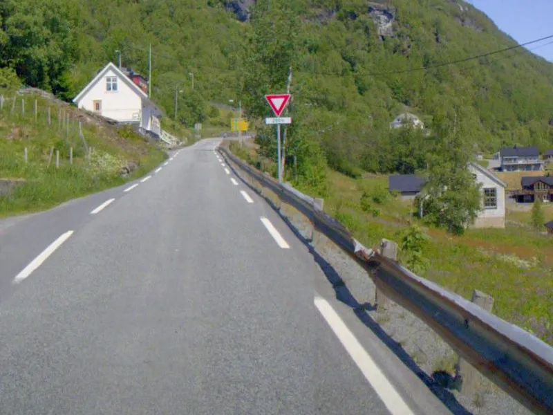 Riksveg 13 ved Håra.