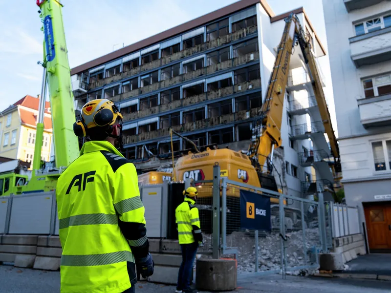  Riving av næringsbygg i Erling Skjalgssonsgate 25
