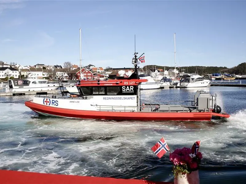 Redningsselskapet jobber kontinuerlig mot målene om en grønnere og mer bærekraftig maritim beredskap. Ombygging av eldre fartøy er ett av flere initiativer for å oppnå dette.