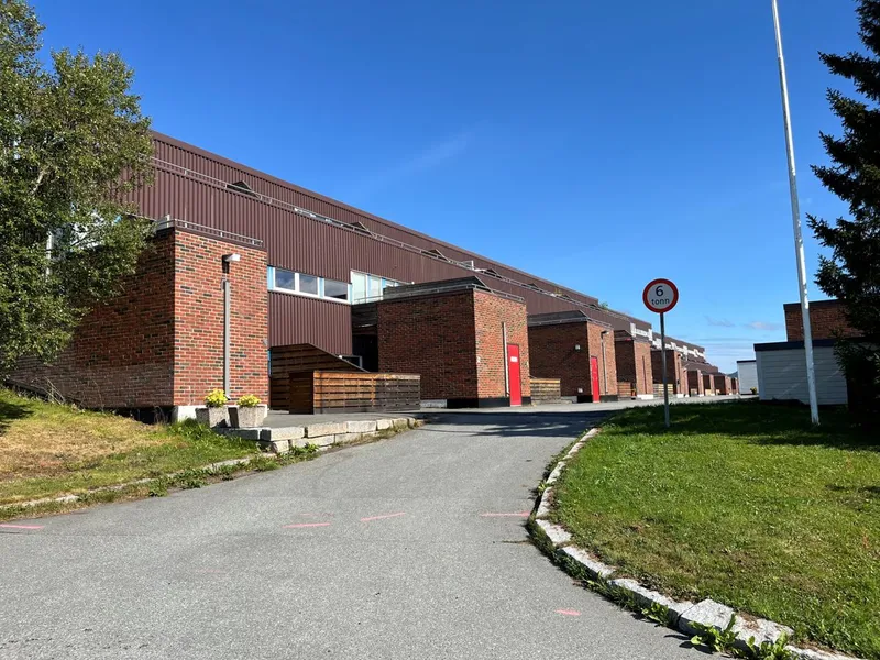 Rundvannet borettslag skal blant annet få ny utvendig kledning, og nye dører og vinduer. Foto: Peab