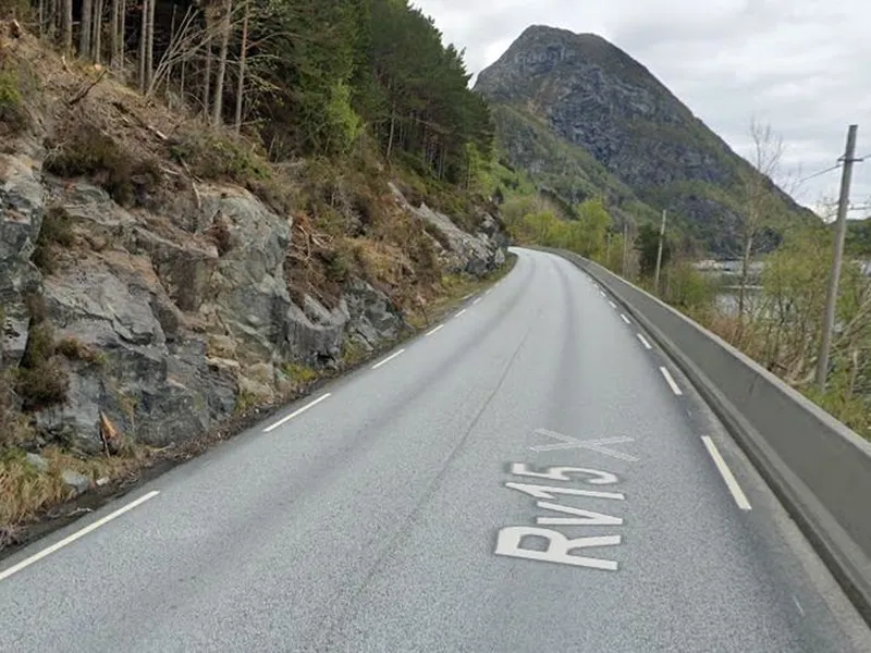 Bilete frå strekninga rv. 15 Brunsvik-Almenningen. Foto: Google