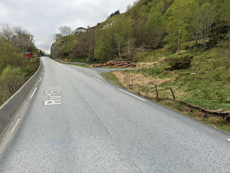 Bilete frå strekninga rv. 15 Brunsvik-Almenningen. Foto: Google