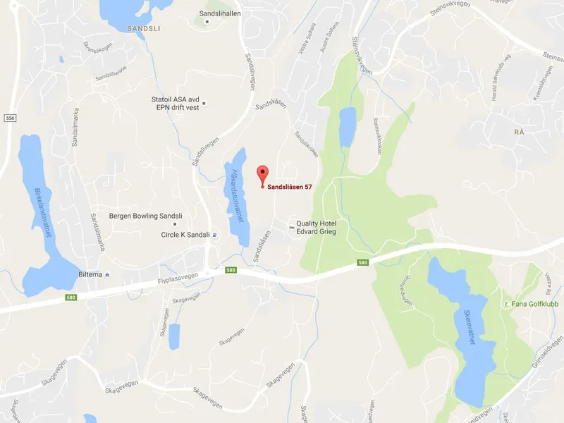 I Sandsliåsen i Bergen skal det nå rives et 6.000 kvadratmeter stort kontorlokale. På tomta blir det bygd 150 leiligheter. Illustrasjon: Google Maps