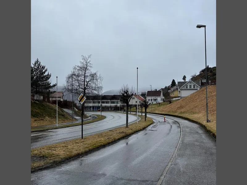 Gatebilde Sand sentrum - Klikk for stort bilete