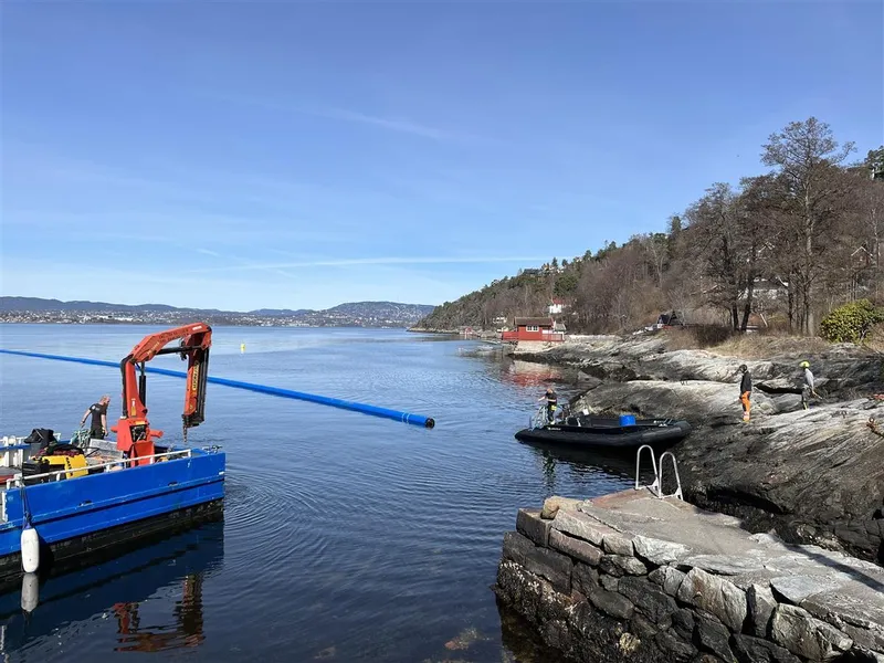 Annleggsarbeid i vannkanten - Klikk for stort bilde