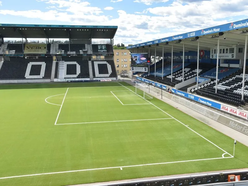 Med solceller på stadiontaket og et av Norges største batterilagre kan Odds Ballklubb spille hjemmekamper etter mørkets frambrudd i flomlys med solkraft.