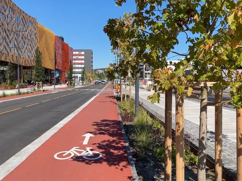 Peab Anlegg har stått for utbyggingen av en ny og moderne sentrumsgate på Skårersletta i Lørenskog.