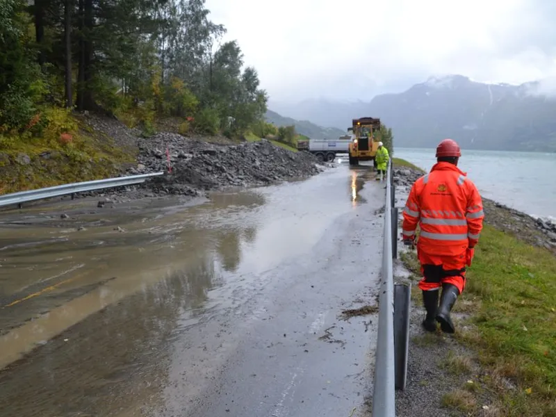 Skredsikring rv. 15, Dårflot, Oppstryn.