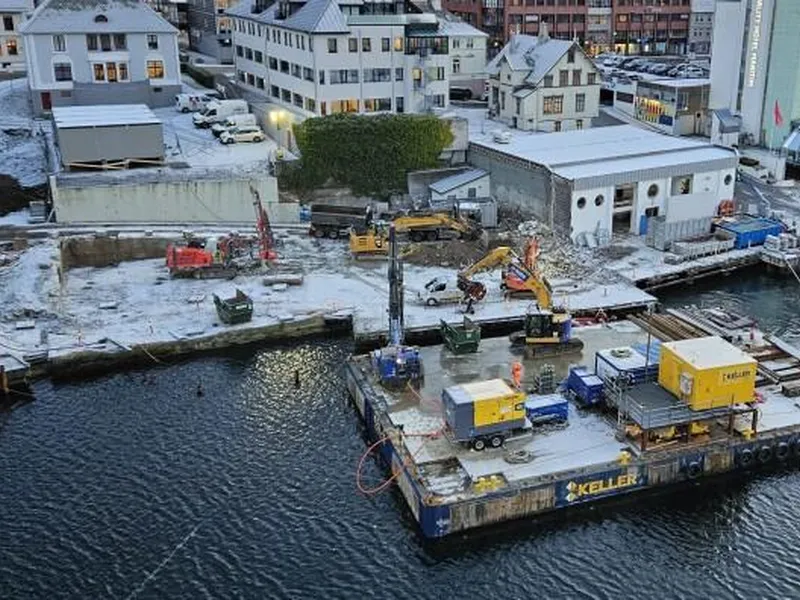 Rydding etter riving. Bildet ble tatt i januar i fjor. Foto: Veidekke.