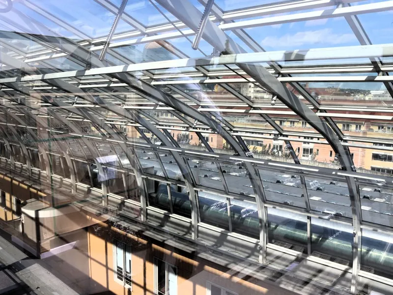 Galleriet i Oslo får solceller på taket. Sameiet Galleriet og Laukas Elektriske AS inngikk nylig kontrakt om etablering av 1.570 kvadratmeter solceller. Foto: Akershus fylkeskommune