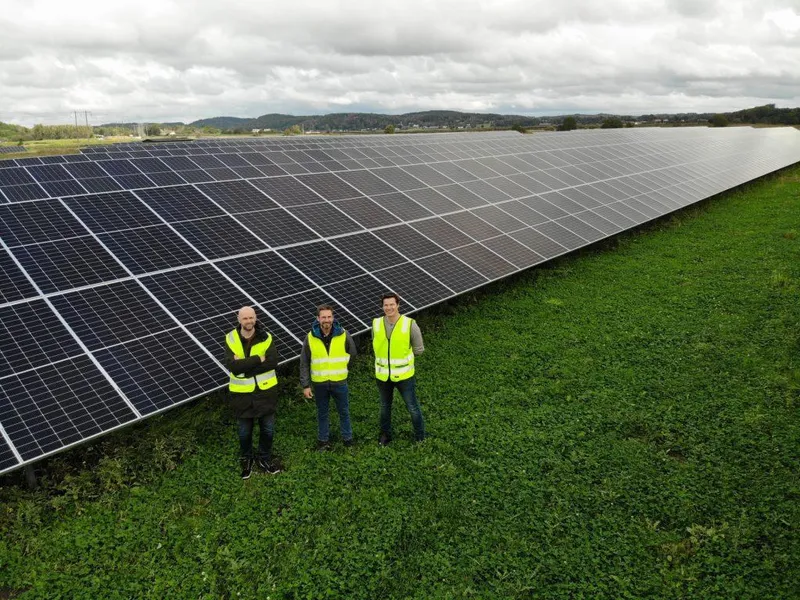 Solgrid er på plass i solparken Varberg Norra