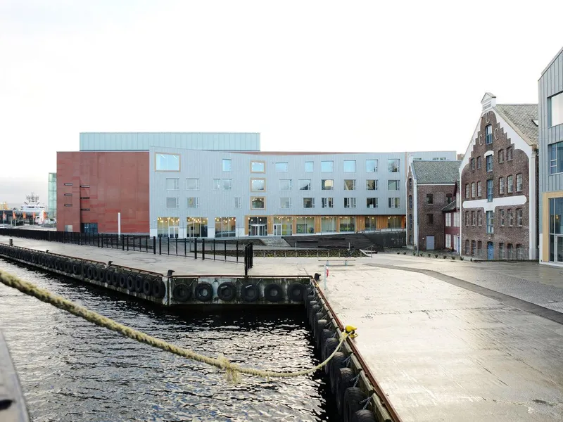 Eksteriør Stavanger kulturskole sett fra havna