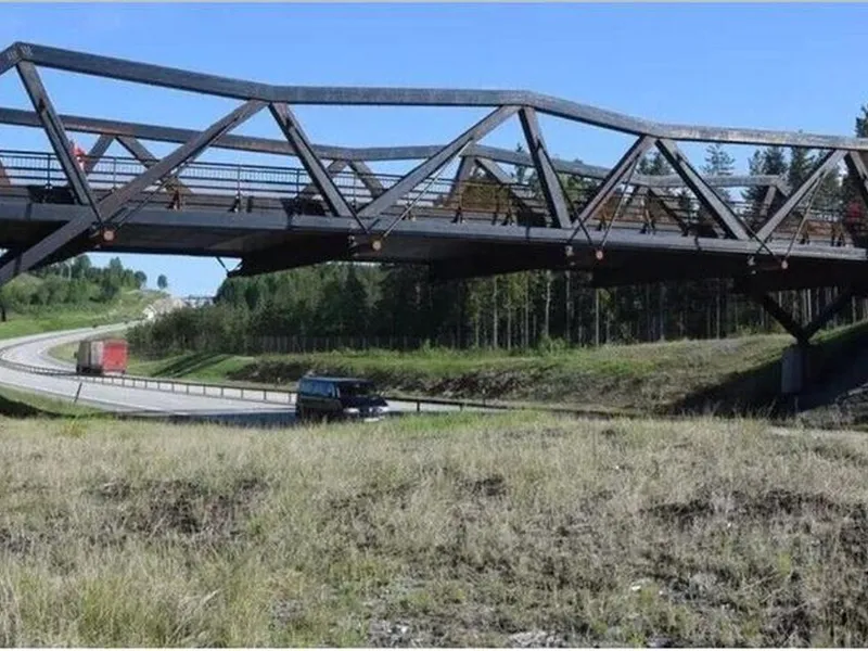 Sundbyvegen bru på fv. 1590 over E6 i Eidsvoll . Foto: Statens vegvesen