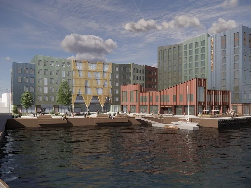 Illustrasjon av hotellbygget og torget, med vannspeilet i forgrunnen.