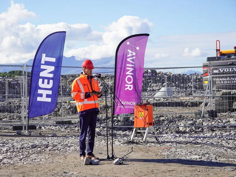 Jon-Ivar Nygård under grunnsteinsledleggelsen på ny lufthavn i Bodø.