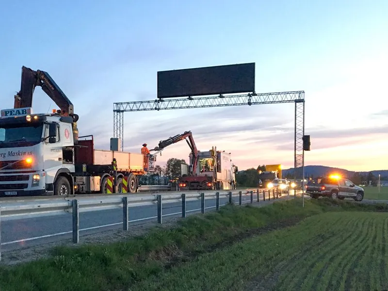Peab Anleggs skiltavdeling er stasjonert i Trondheim, men tar oppdrag i hele landet. Foto: Peab.