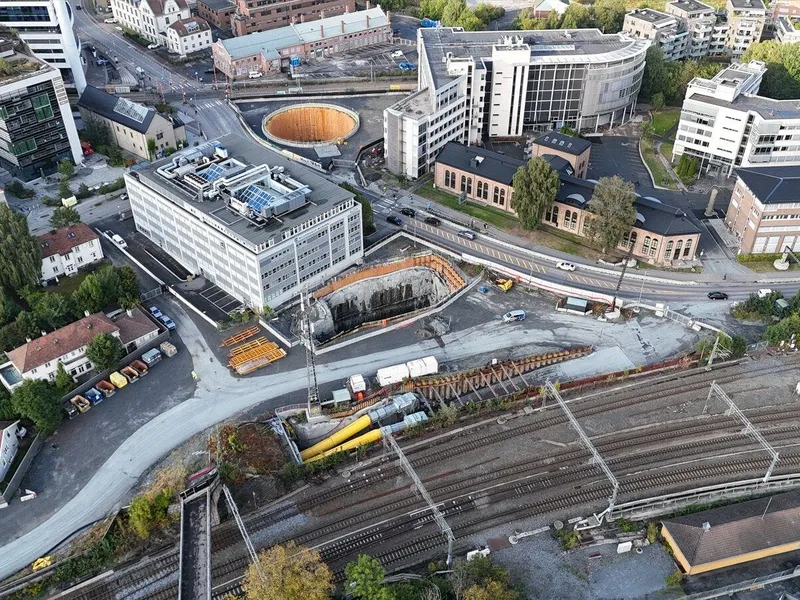 En viktig del av kontrakt K2D Tunnel og grunnarbeider Skøyen – Vækerø er to dype bergsjakter på Skøyen, som skal gi adkomst til Skøyen T-banestasjon