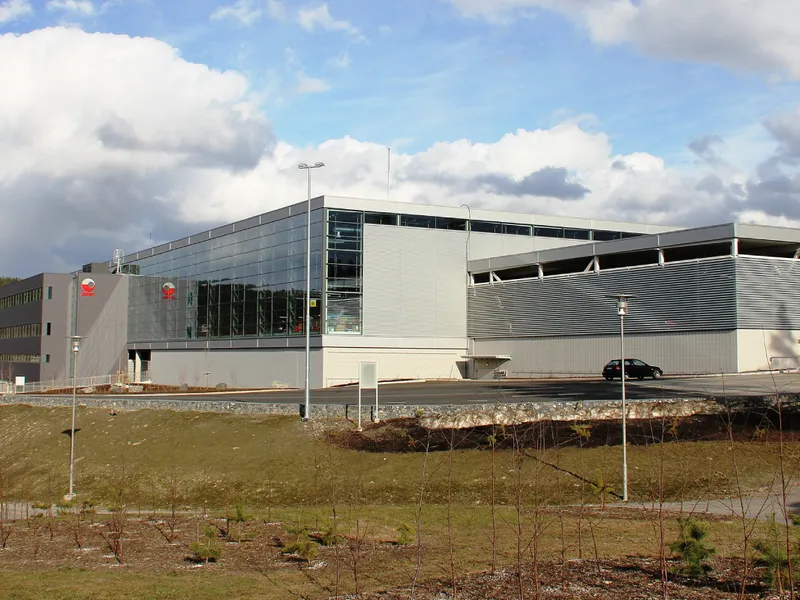 Terminalen er skissert å være et sentrum for logistikk og administrasjon, med over 7.000 m² dedikert til logistikkoperasjoner, og muligheten for å utvide med ytterligere 7.000 m².