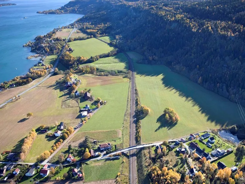 Oversiktsbilde Holm. Overgang dobbelt-enkeltspor. Foto: jernbaneverket