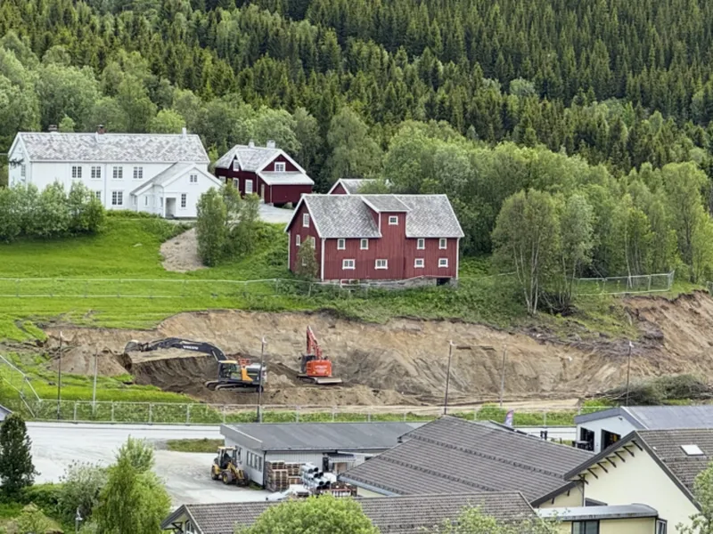 Graving og bygging er i gang i Lyngen.