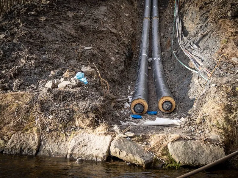 Varmen fra datasenteret føres tilbake til byen gjennom fjernvarmerør under bakken. Foto: COWI