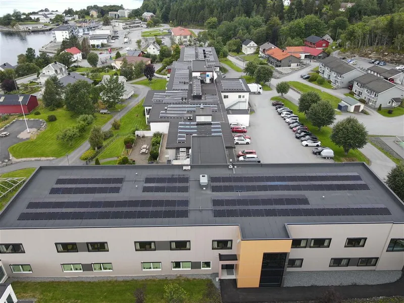 Solcelleanlegg - Klikk for stort bilete