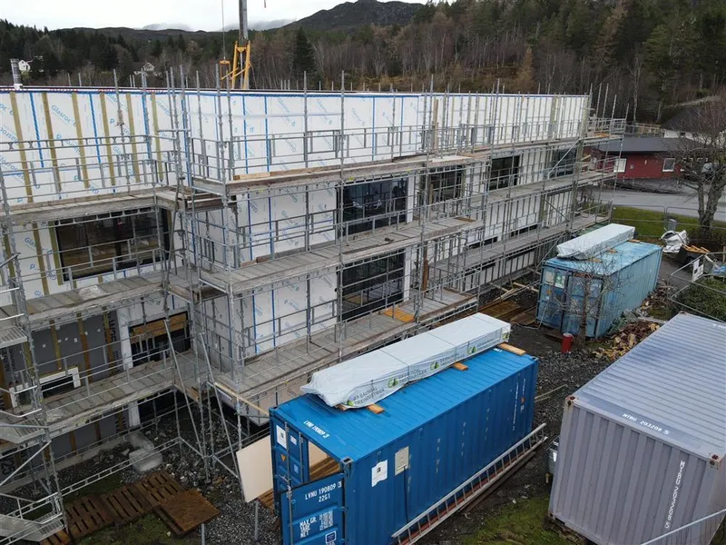 Trapperom/heis mot aust - Klikk for stort bilete