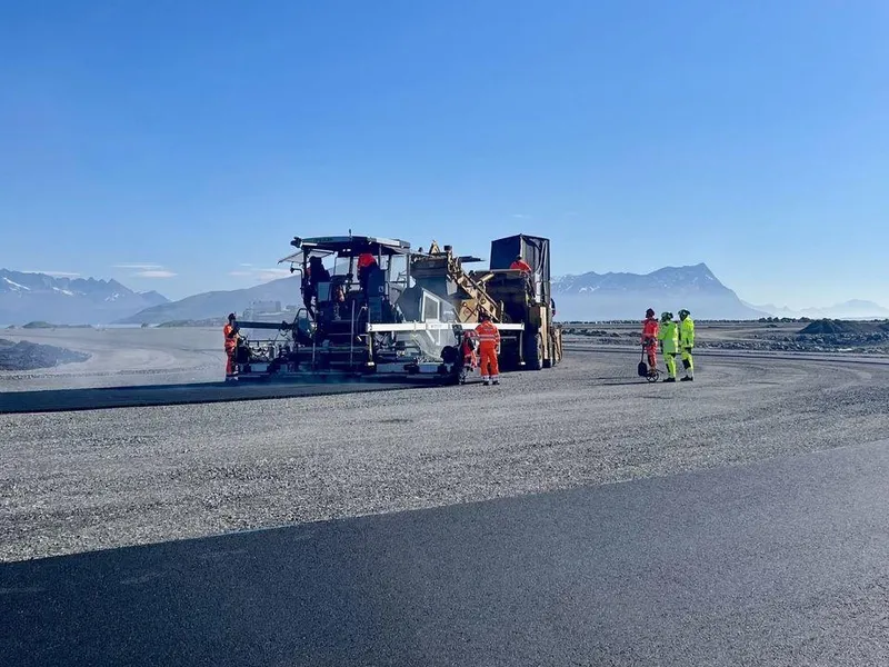 Totalt skal det legges rundt 200 000 asfalt ved Nye Bodø lufthavn.