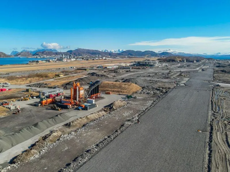 Et asfaltverk er flyttet fra Skotselv i Buskerud og etablert på anleggsområdet i Bodø.