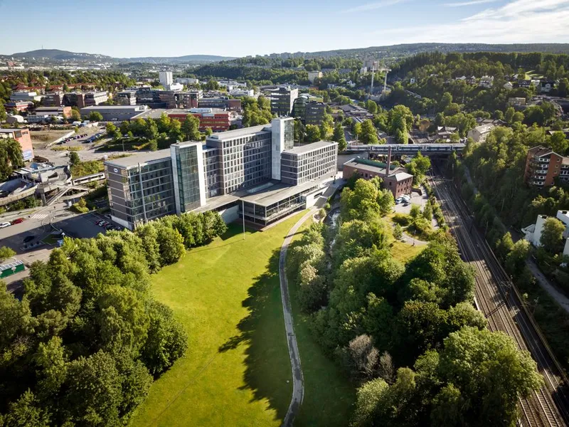 Brynsengfaret 6 ligger sentralt på Bryn, rett ved Brynseng T-banestasjon. Her skal Vann- og avløpsetaten leie nesten 10.000 kvadratmeter.